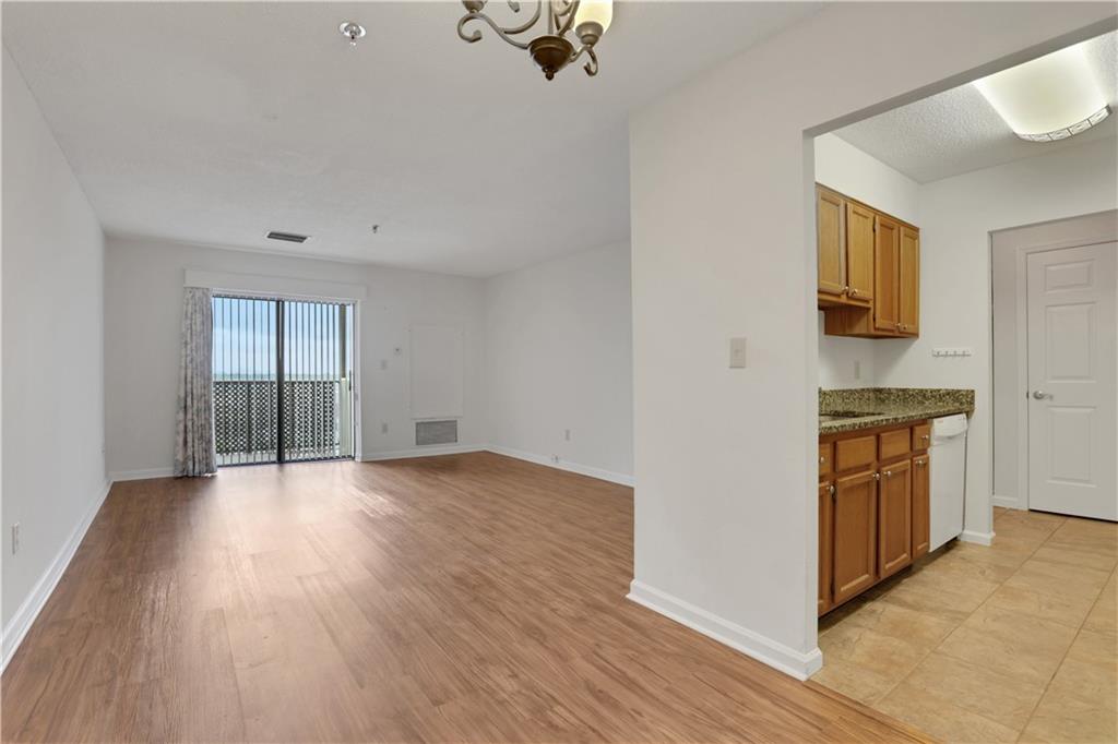300 Johnson Ferry Road NE Unit B1002