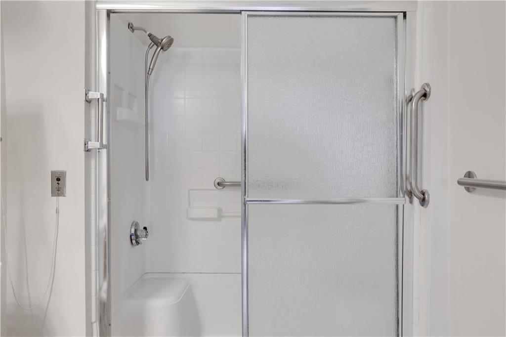 300 Johnson Ferry Road NE Unit B1002