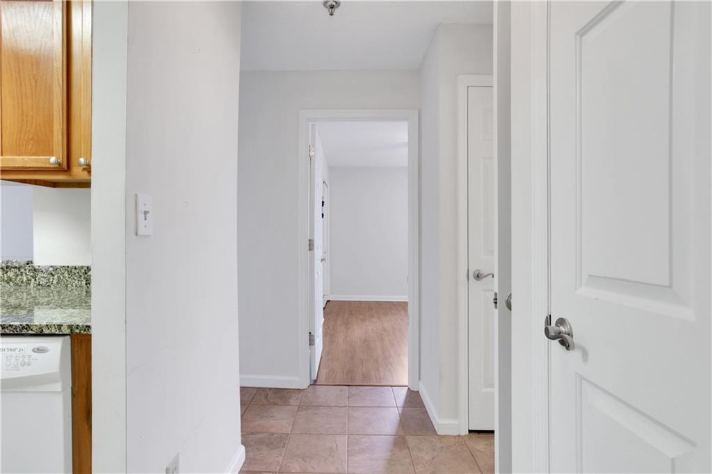 300 Johnson Ferry Road NE Unit B1002