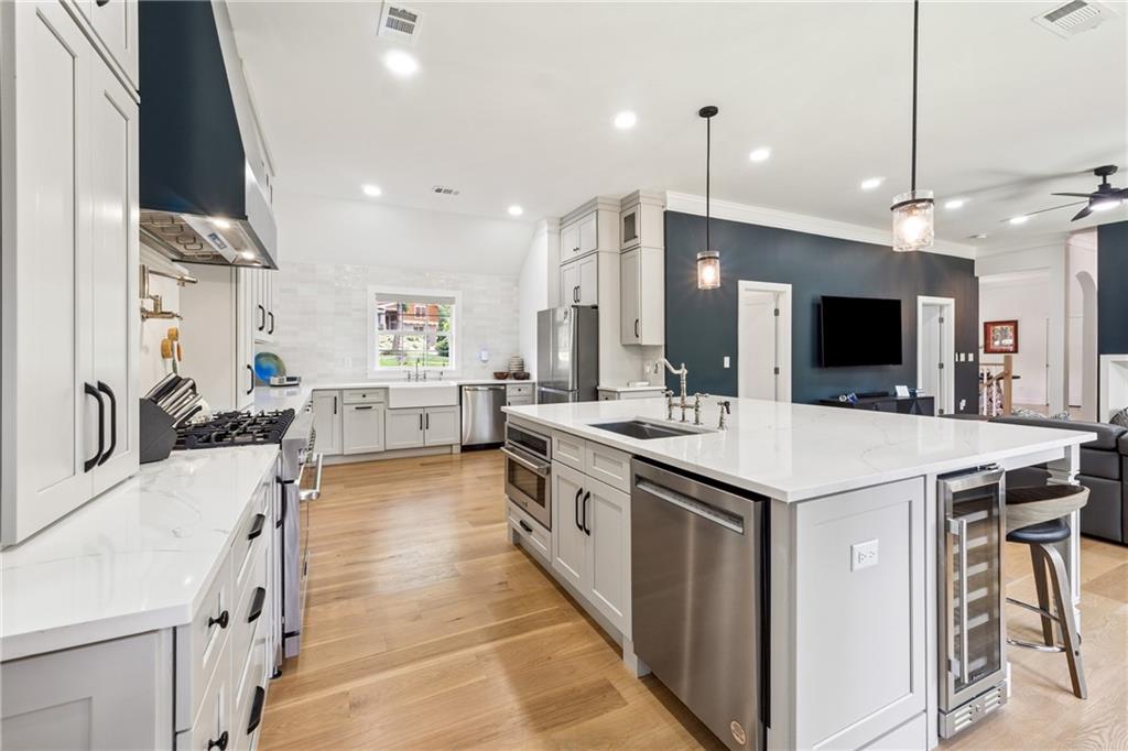 690 Amberidge Trail