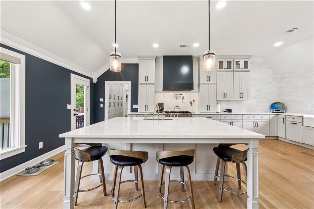 690 Amberidge Trail