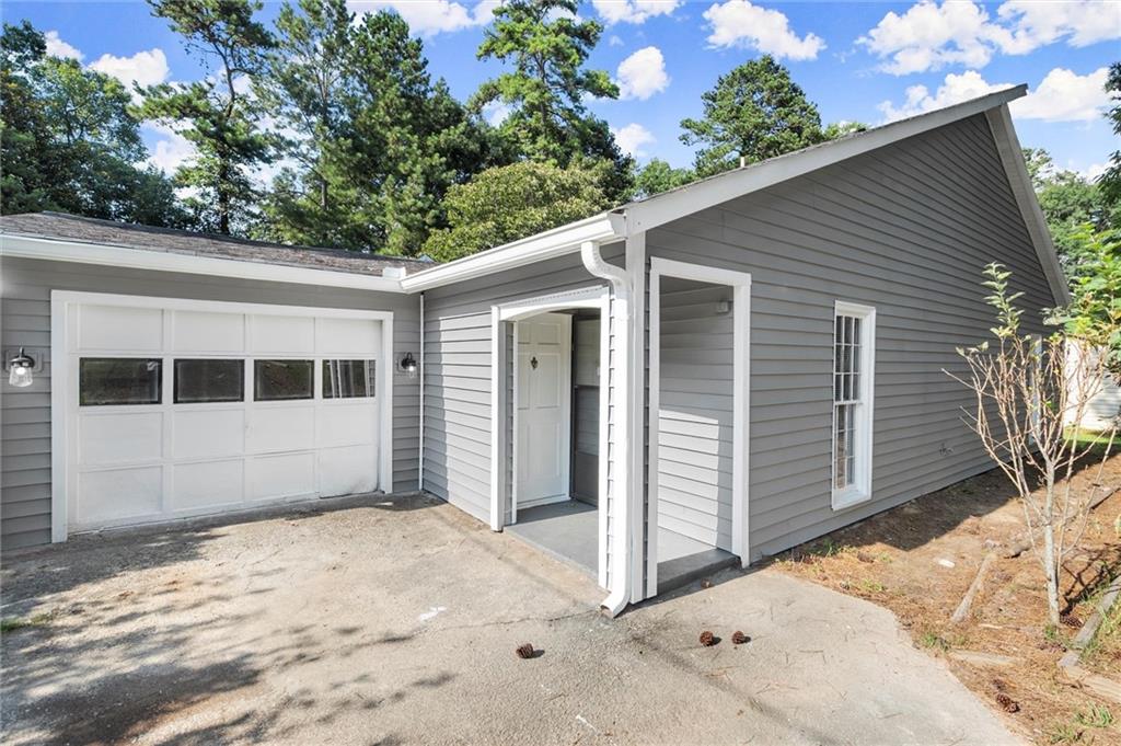 2580 Snake Court