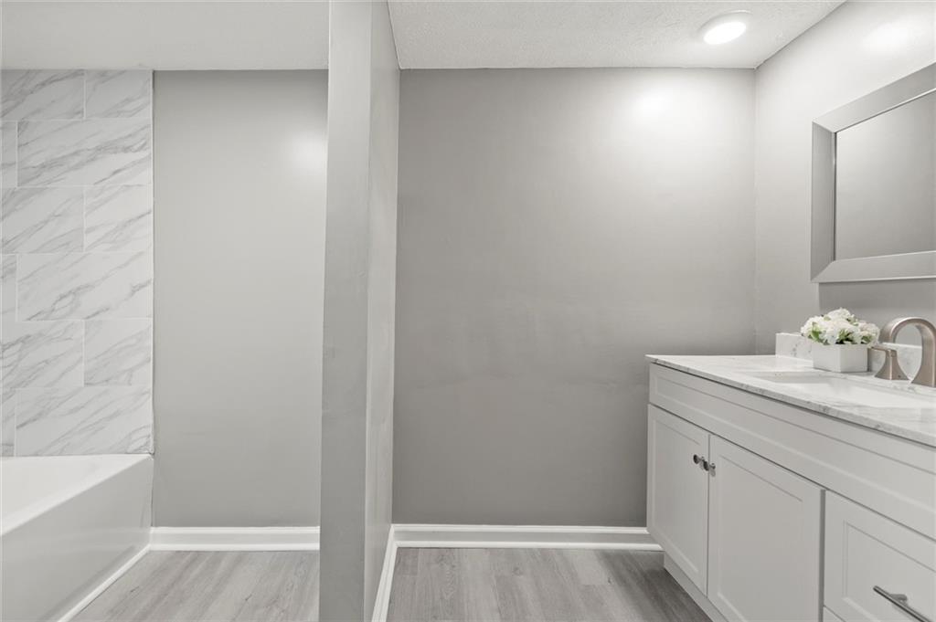 2580 Snake Court