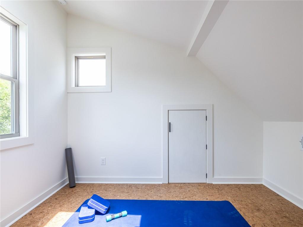 152 South Avenue SE