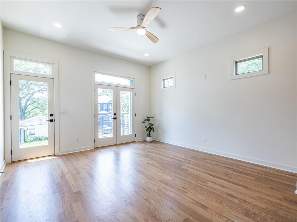 152 South Avenue SE