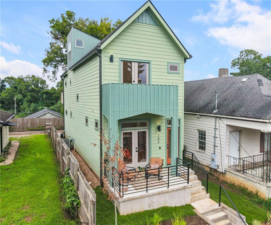 152 South Avenue SE