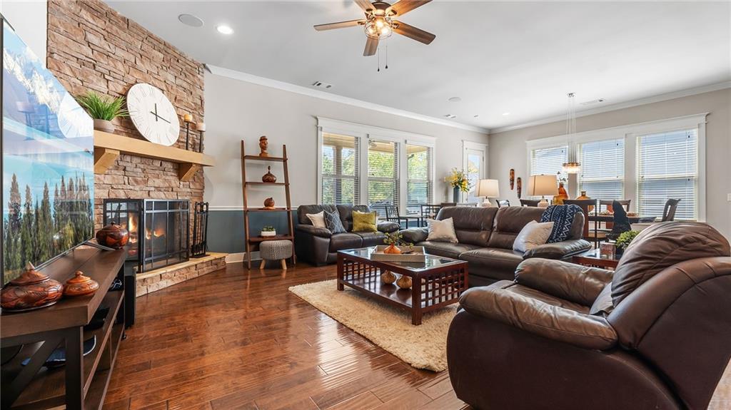 347 Woodridge Pass