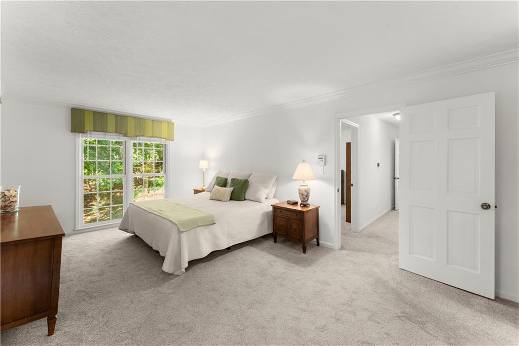 8390 Valley Tarn