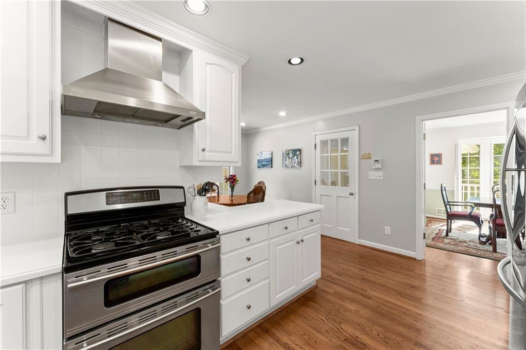 8390 Valley Tarn
