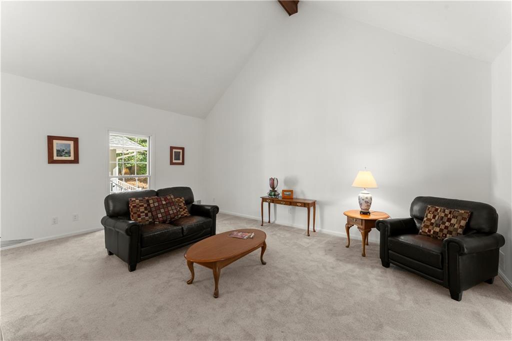8390 Valley Tarn