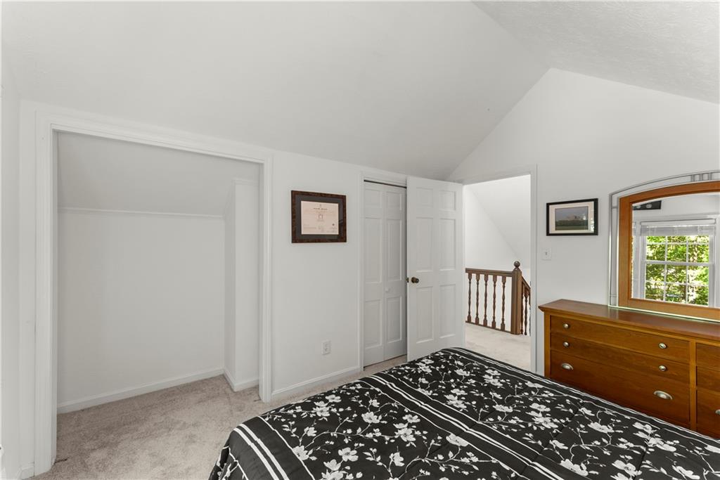 8390 Valley Tarn