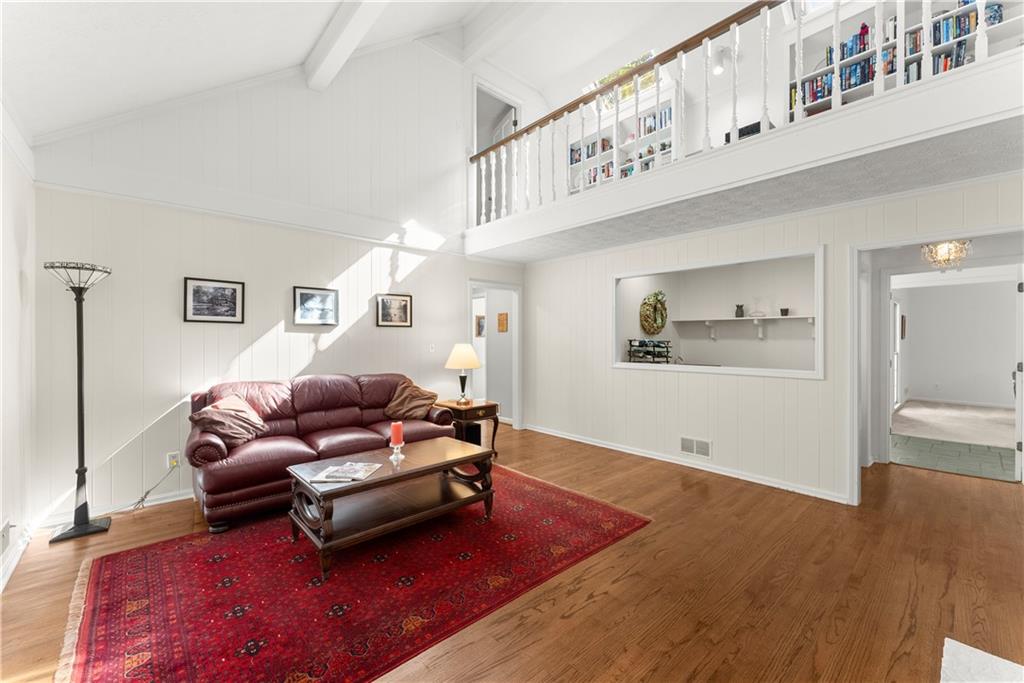 8390 Valley Tarn