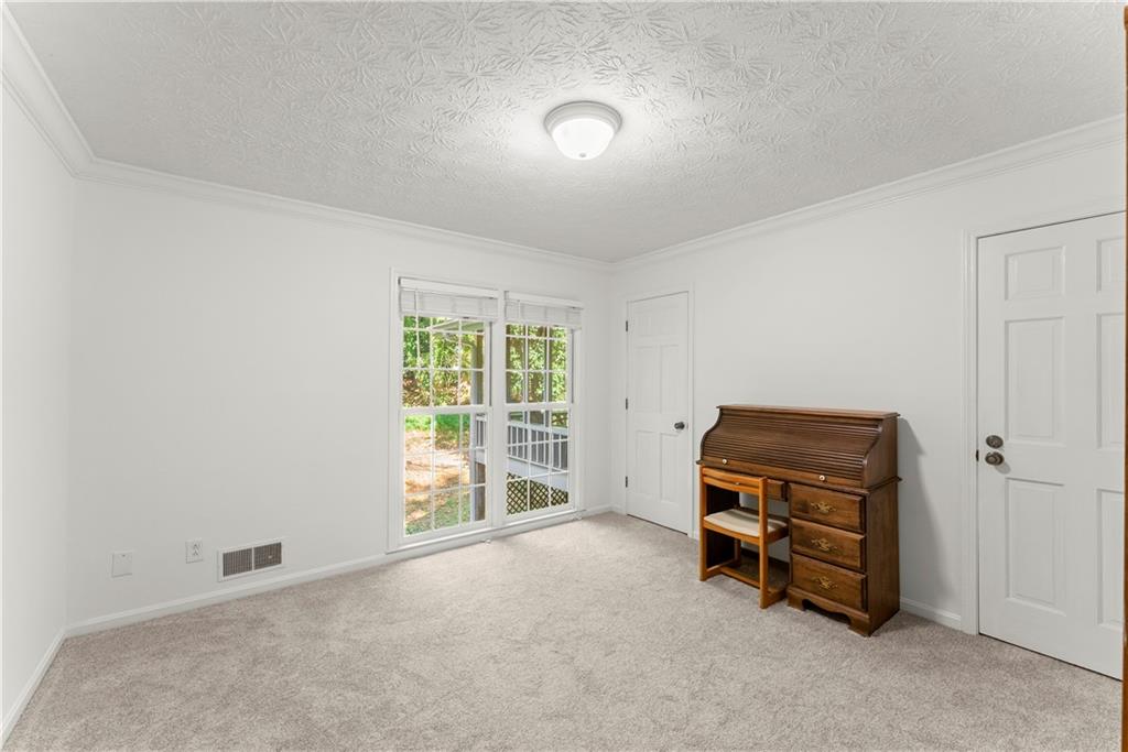 8390 Valley Tarn