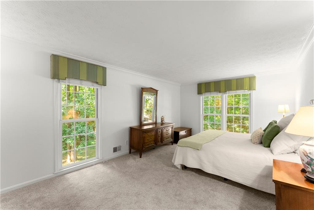 8390 Valley Tarn