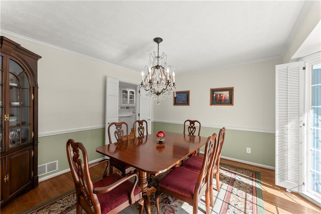 8390 Valley Tarn