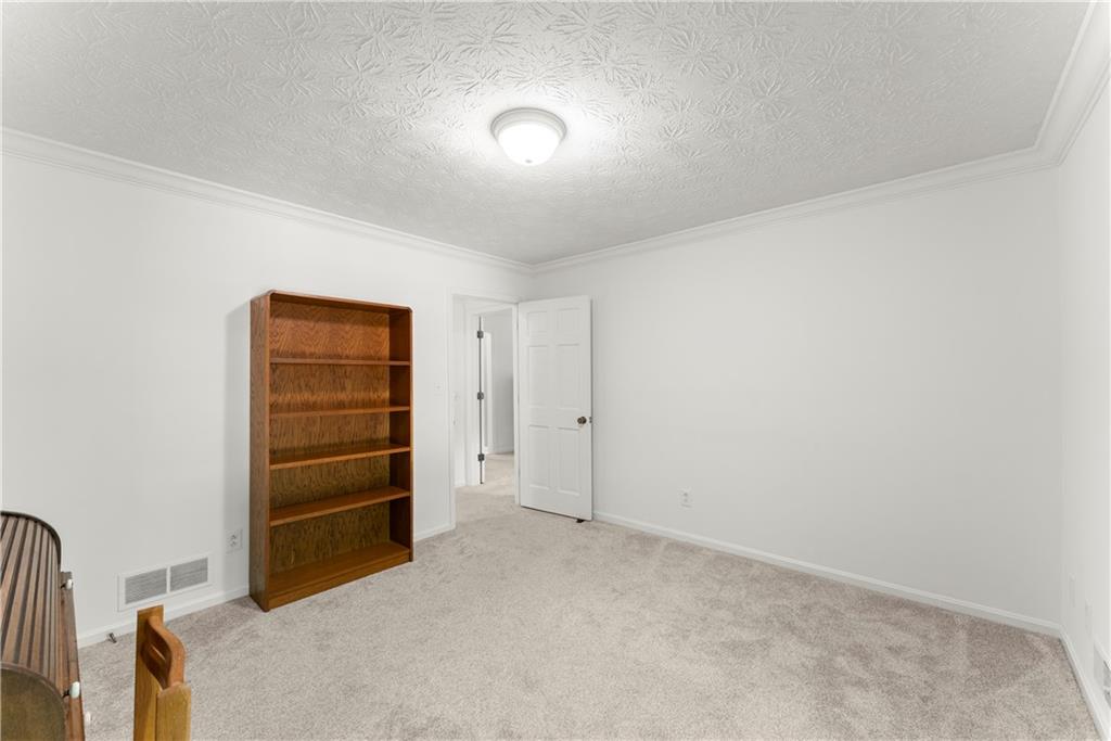 8390 Valley Tarn