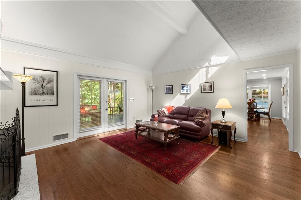 8390 Valley Tarn