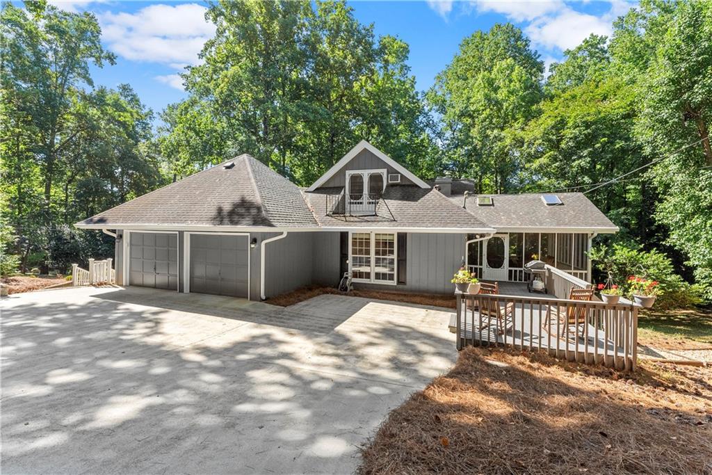 8390 Valley Tarn