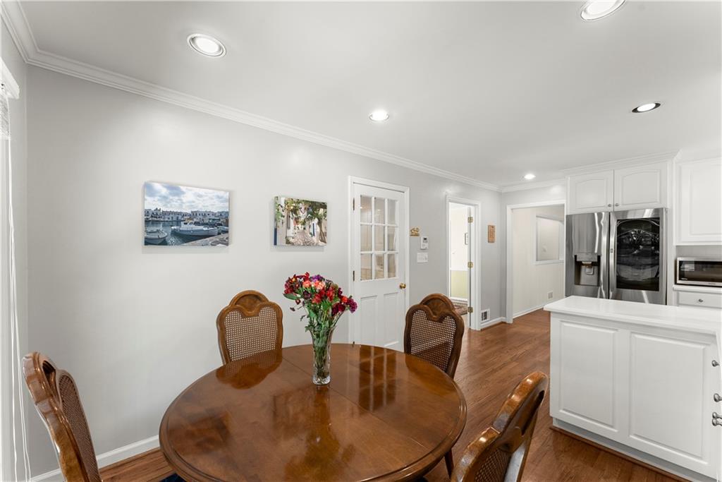8390 Valley Tarn