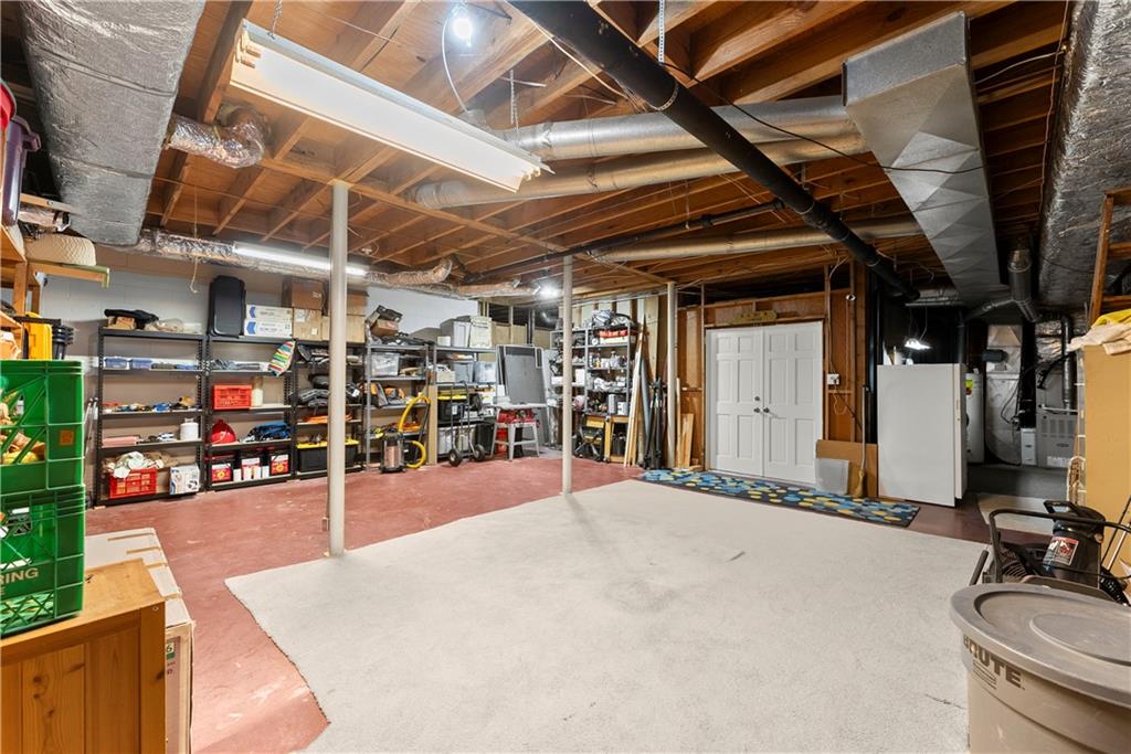 8390 Valley Tarn