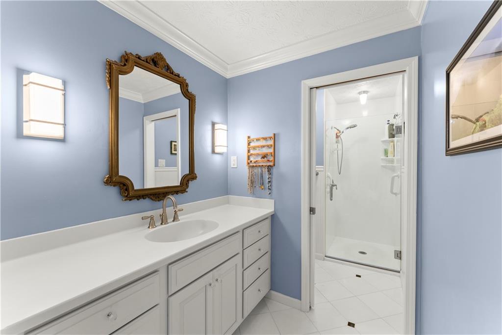 8390 Valley Tarn