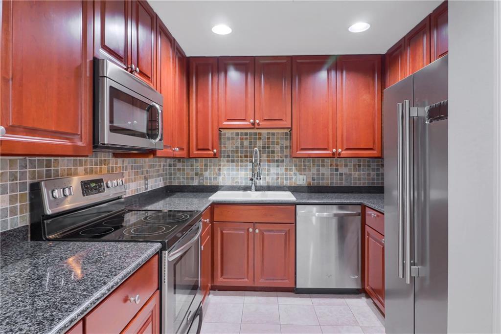 195 14th Street NE Unit 406