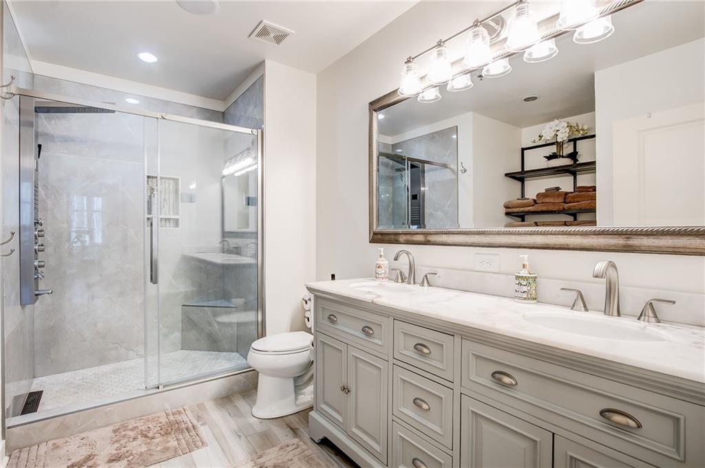 565 Peachtree Street NE Unit 1303