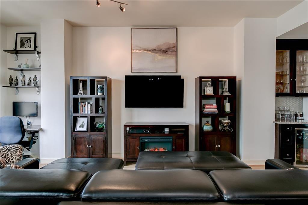 565 Peachtree Street NE Unit 1303