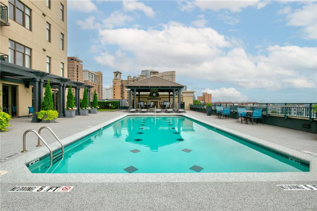 565 Peachtree Street NE Unit 1303