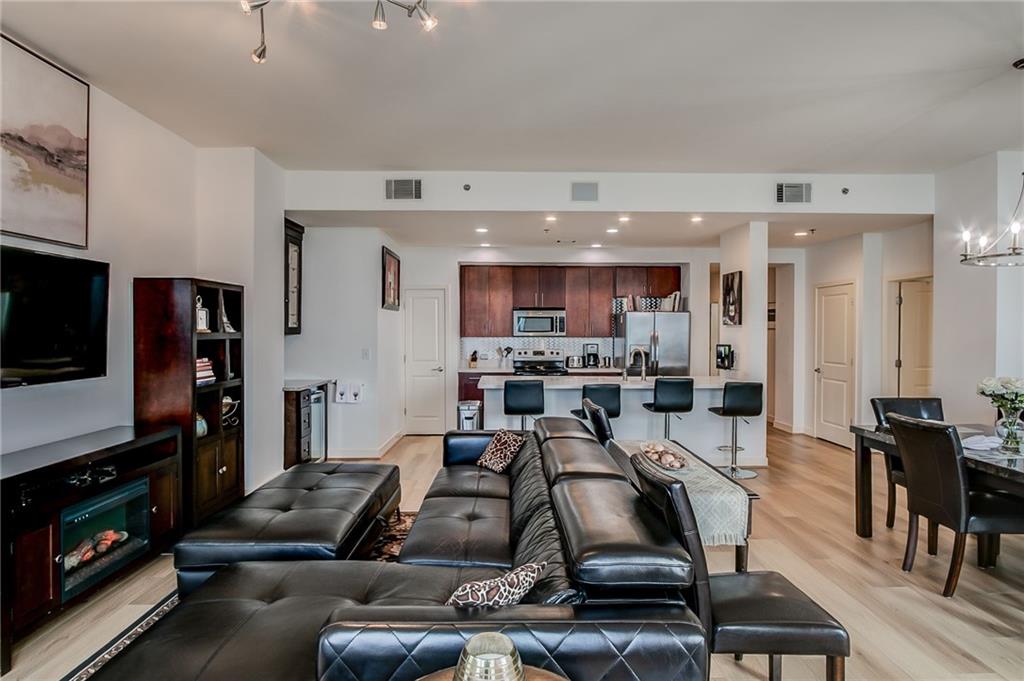565 Peachtree Street NE Unit 1303