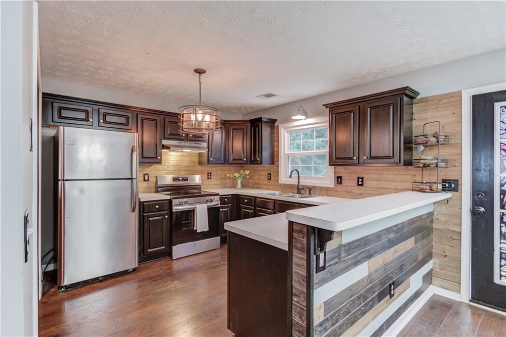 1925 Hampton Creek Lane