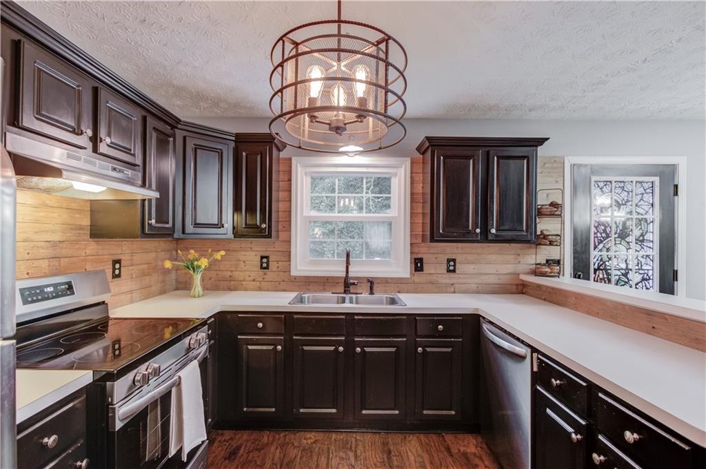 1925 Hampton Creek Lane