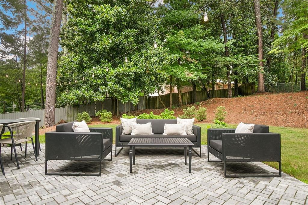3275 Leslie Court NE