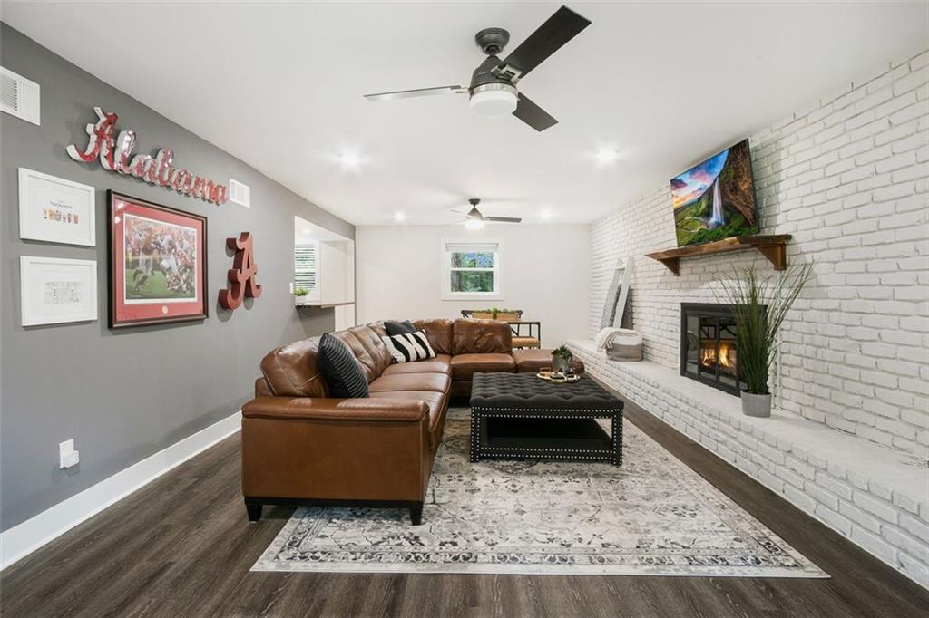 3275 Leslie Court NE