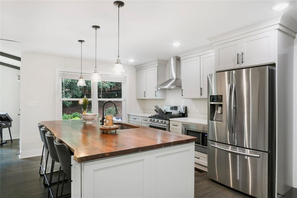 3275 Leslie Court NE