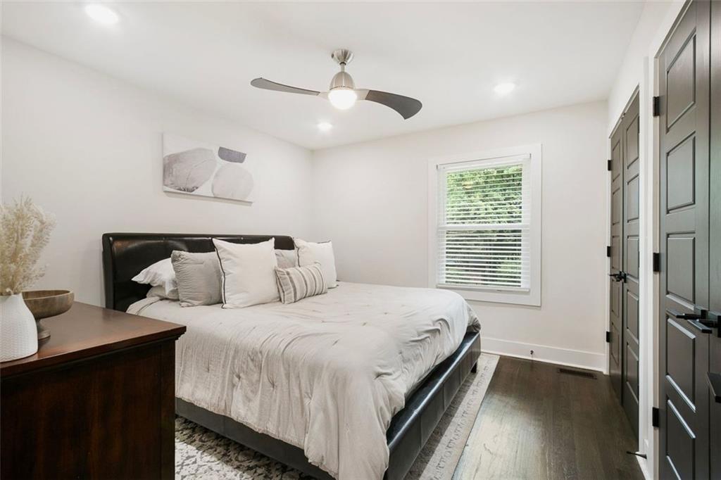 3275 Leslie Court NE