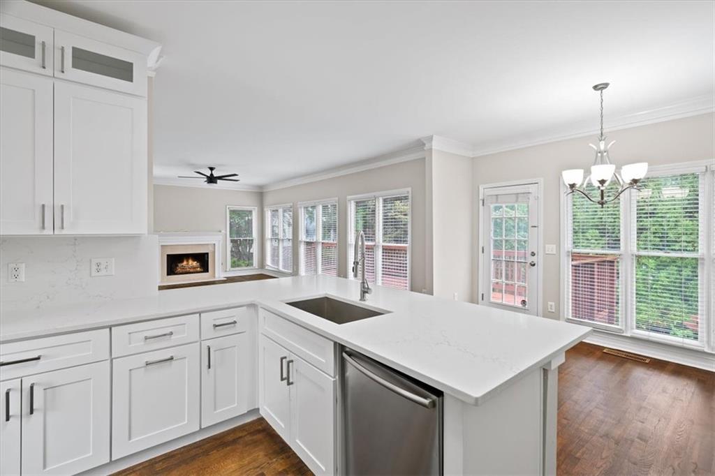 1720 Manhasset Place