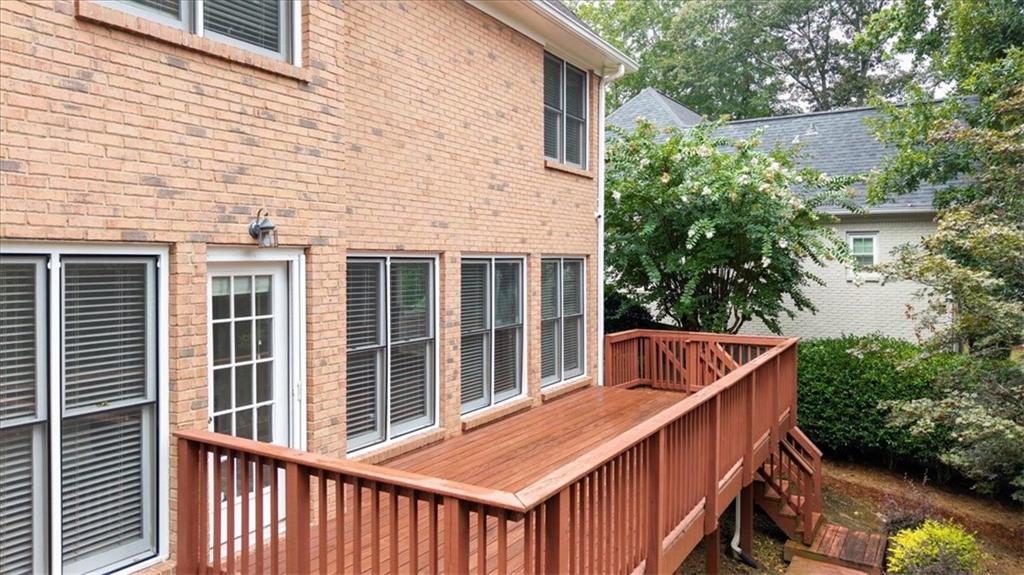 1720 Manhasset Place