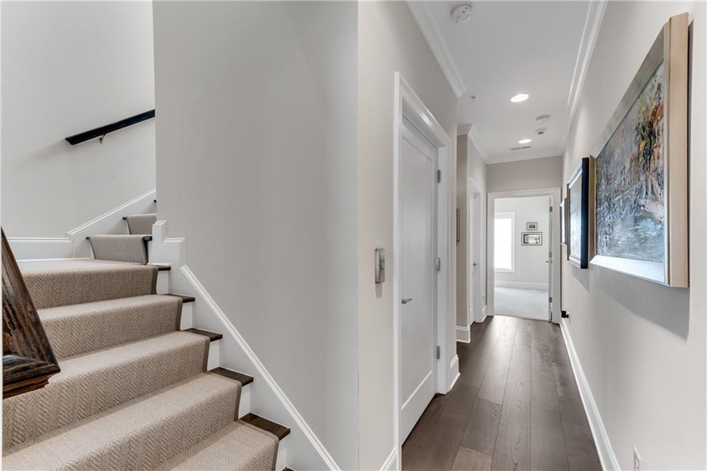 18 Peachtree Avenue NE Unit 4