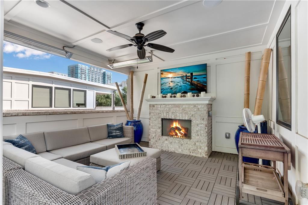 18 Peachtree Avenue NE Unit 4