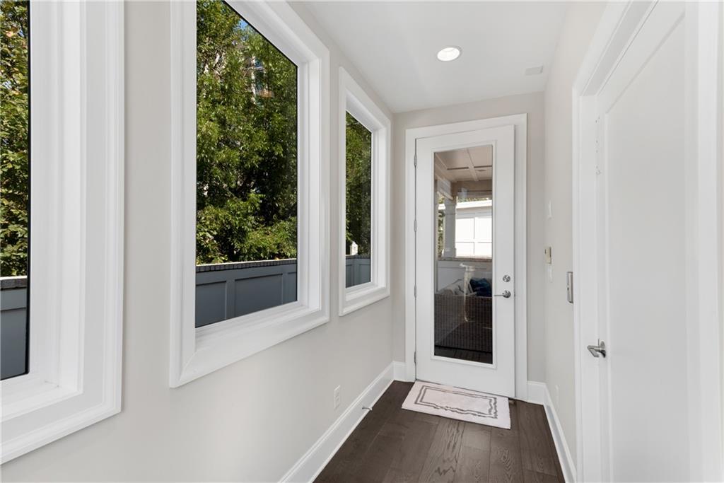 18 Peachtree Avenue NE Unit 4