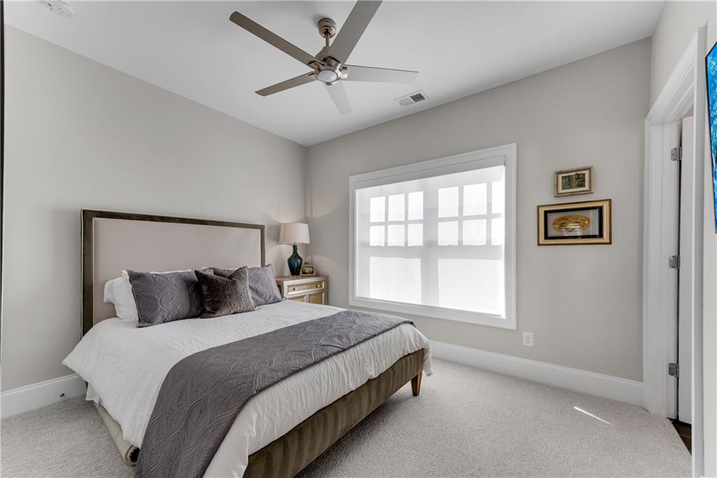 18 Peachtree Avenue NE Unit 4