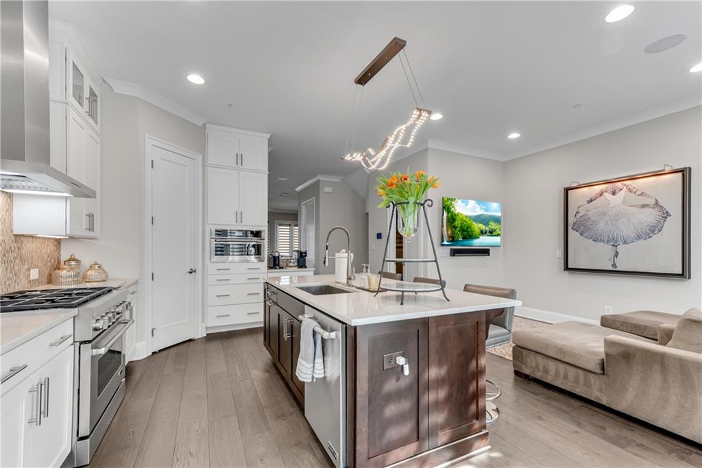 18 Peachtree Avenue NE Unit 4