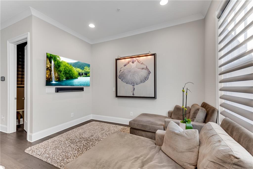 18 Peachtree Avenue NE Unit 4