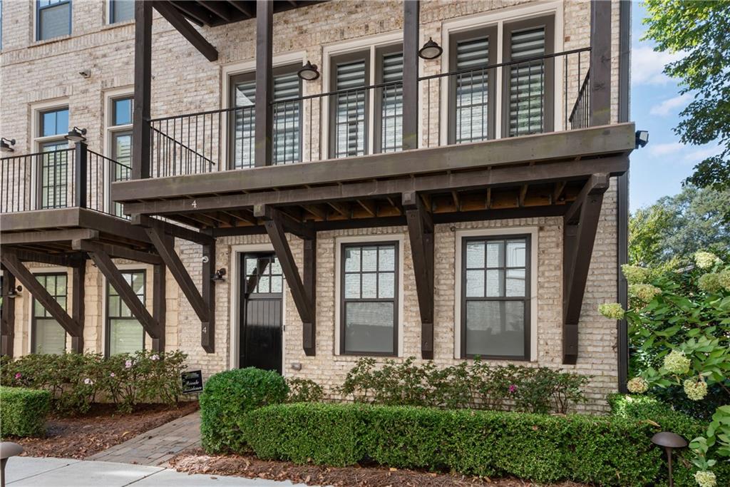 18 Peachtree Avenue NE Unit 4