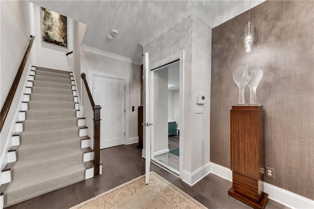 18 Peachtree Avenue NE Unit 4