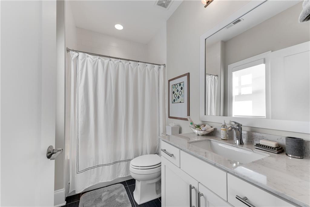 18 Peachtree Avenue NE Unit 4