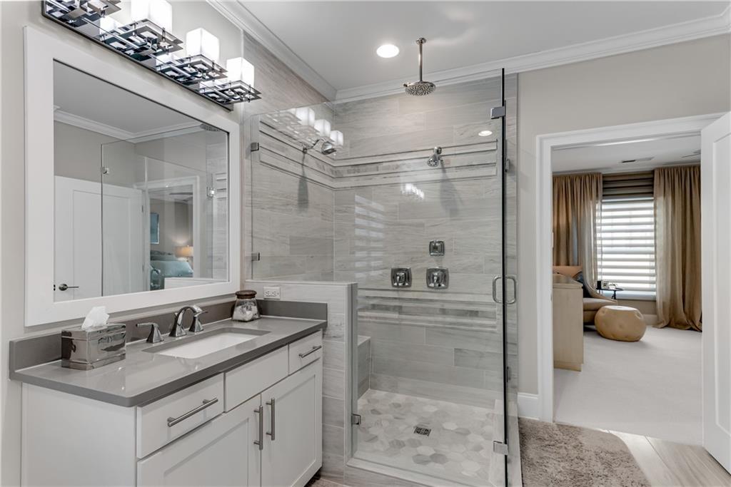 18 Peachtree Avenue NE Unit 4