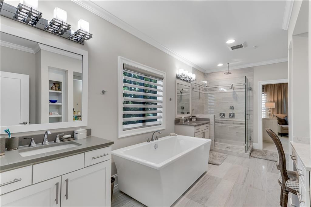 18 Peachtree Avenue NE Unit 4