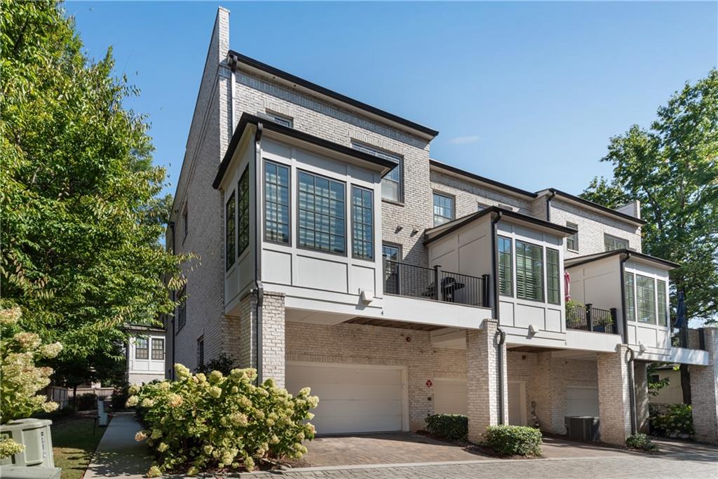 18 Peachtree Avenue NE Unit 4